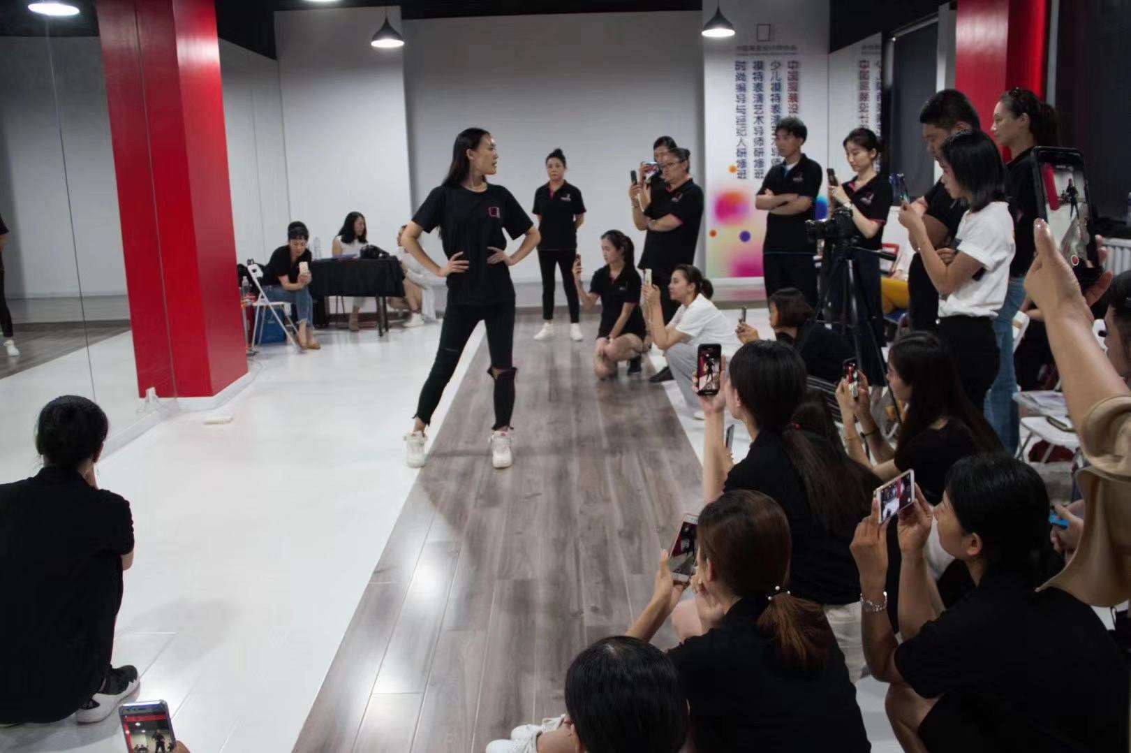 北京艺术模特培训 解锁镜头感与舞台表现力的专业指南