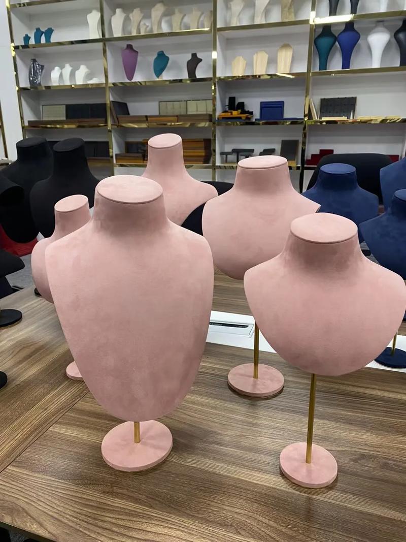 现货金属支架模特与模特培训 源头工厂如何赋能高效展示与人才孵化